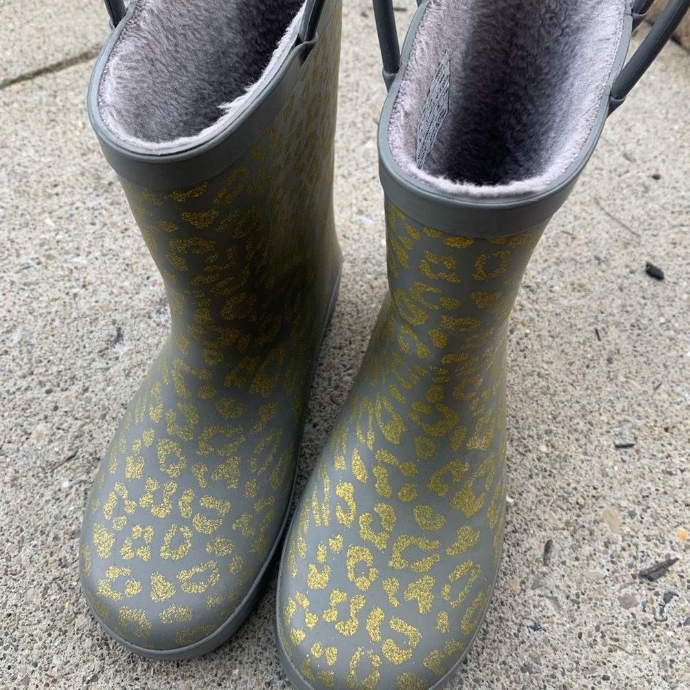 Girls boots